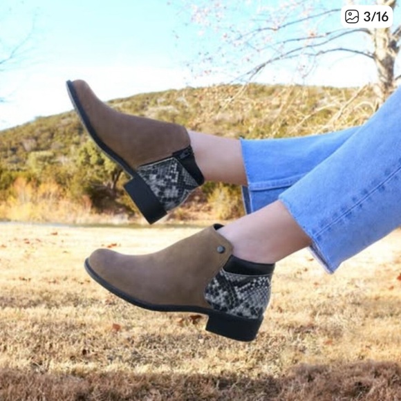 SAS Shoes - SAS Bethany Ankle Bootie Tumbleweed Size 8